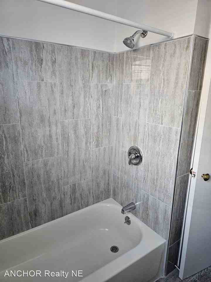 1005 W Godfrey Ave - Photo 3 of 9