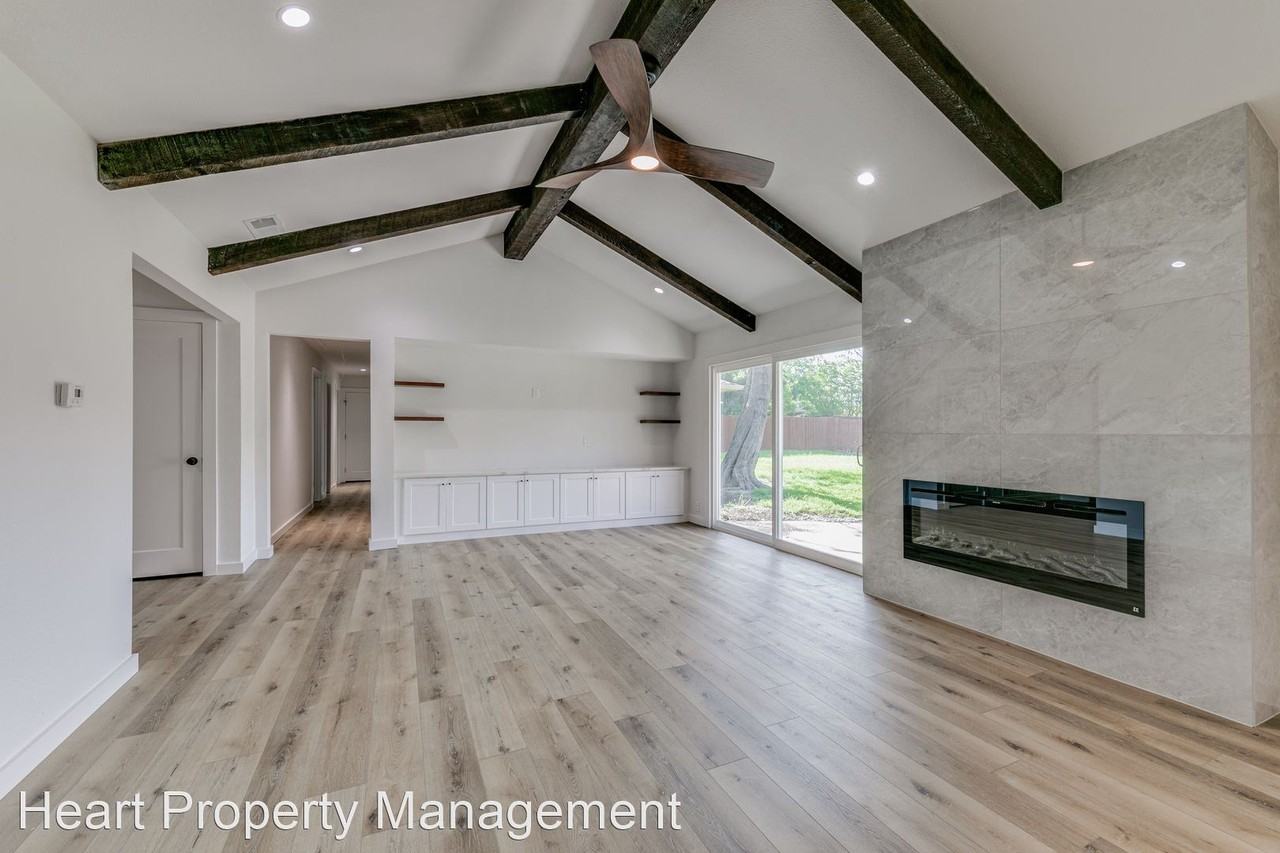 6948 Winterwood Ln - Photo 3 of 25