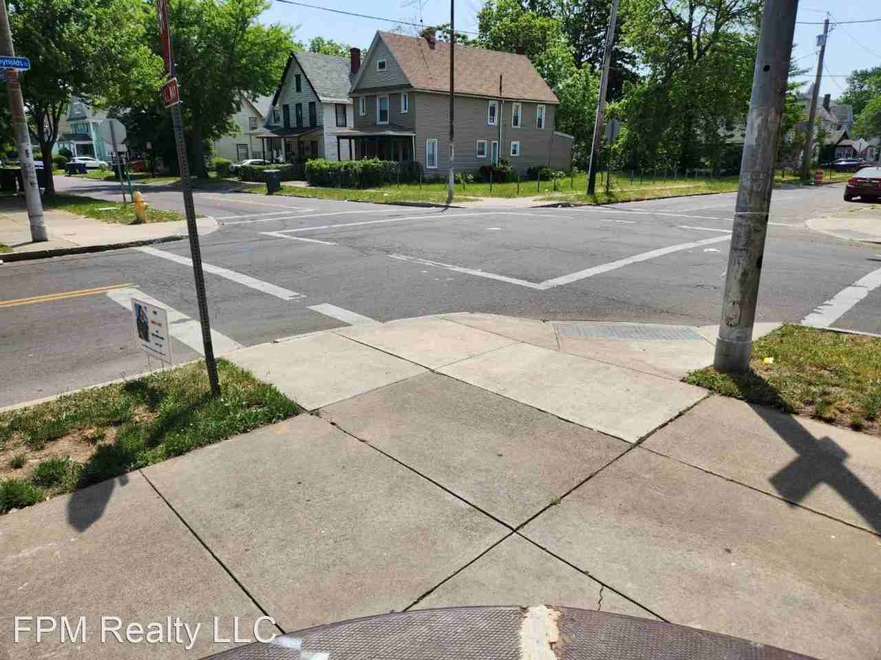 239 - 255 Reynolds Street/112 Bartlett Street - Photo 3 of 26