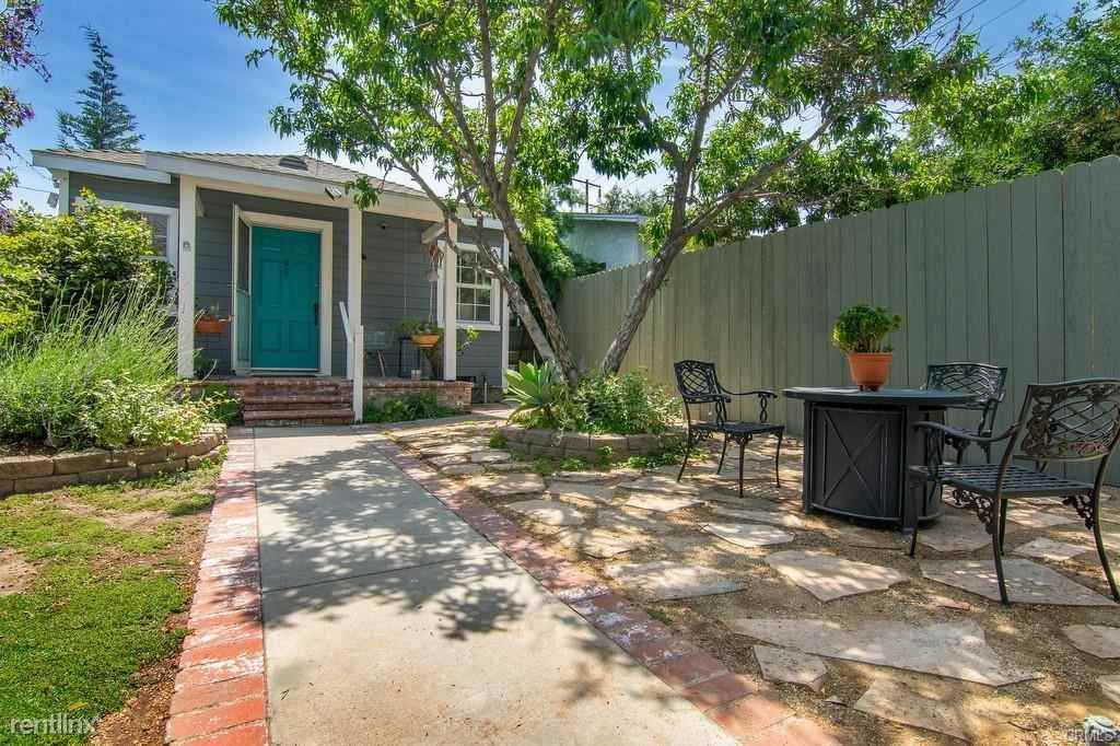 2416 W Chandler Blvd - Photo 3 of 9