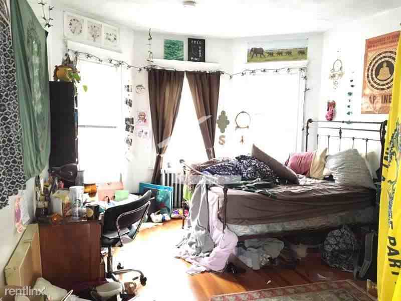 208 Kelton St - Photo 2 of 10