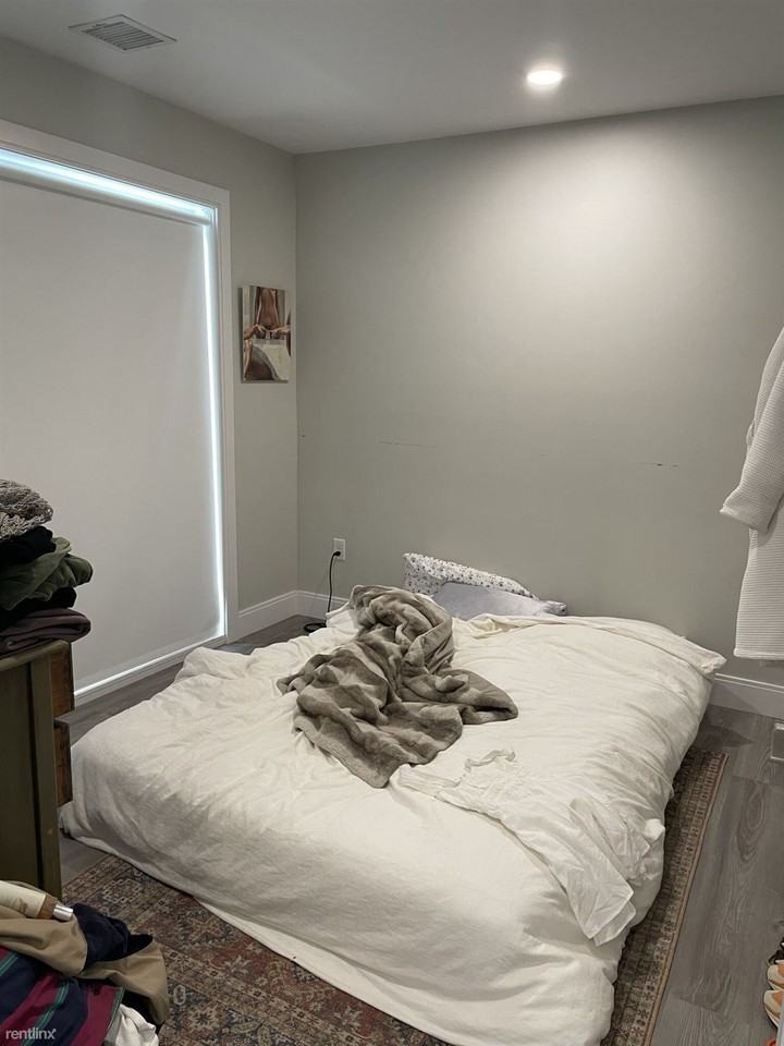 200 Old Colony Ave - Photo 3 of 11