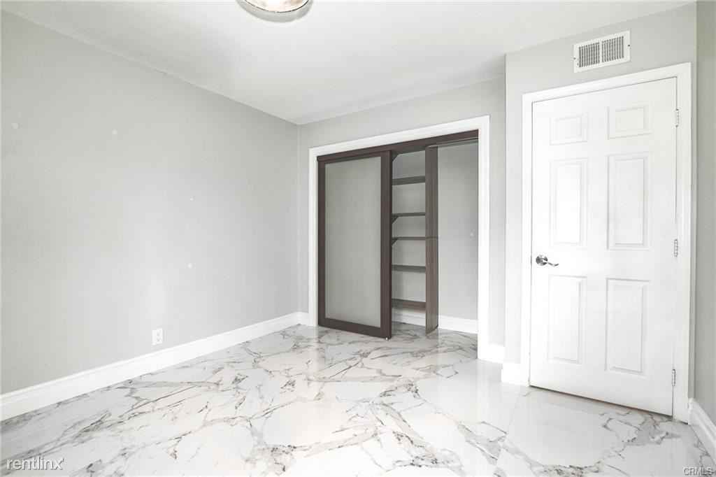 2317 Eastbluff Dr - Photo 3 of 11