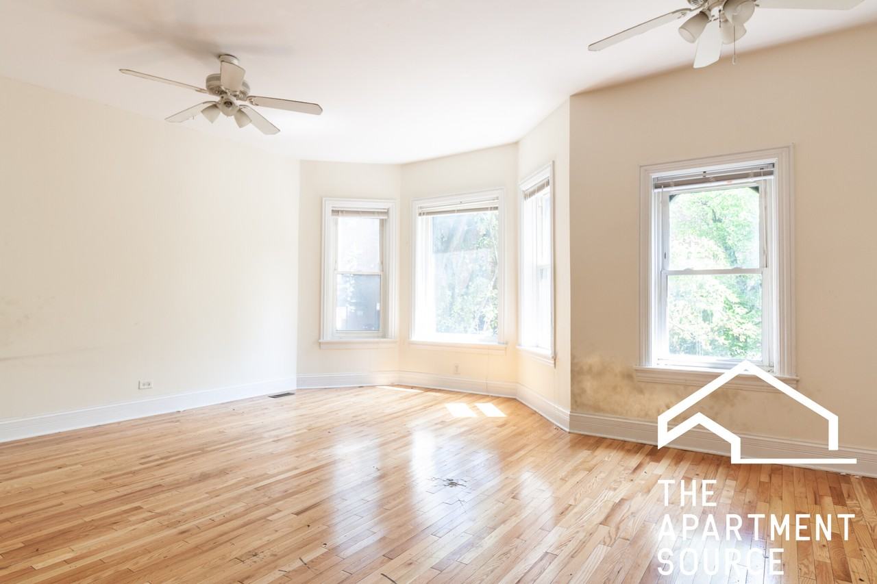 3820 N Sheffield Ave #1 - Photo 6 of 21