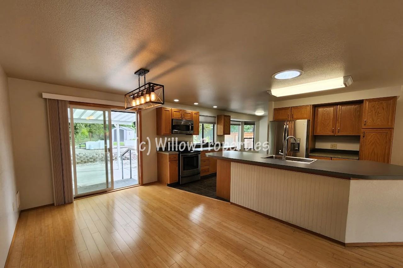 8415 59th Avenue Ct E - Photo 3 of 10