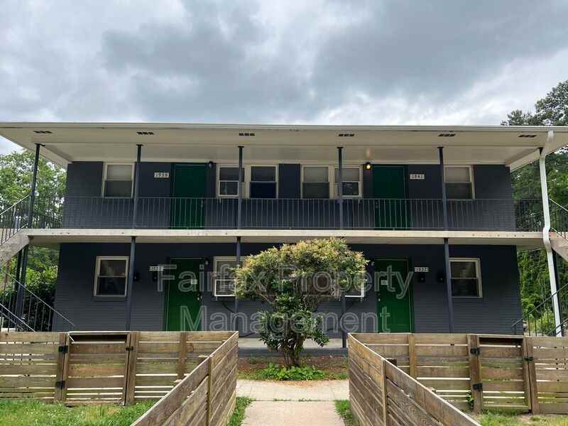 1941 Morehead Ave - Photo 2 of 21