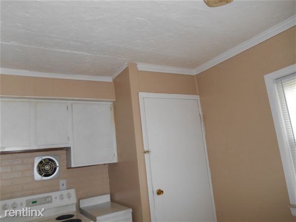 24110 Cherry Hill St - Photo 3 of 8