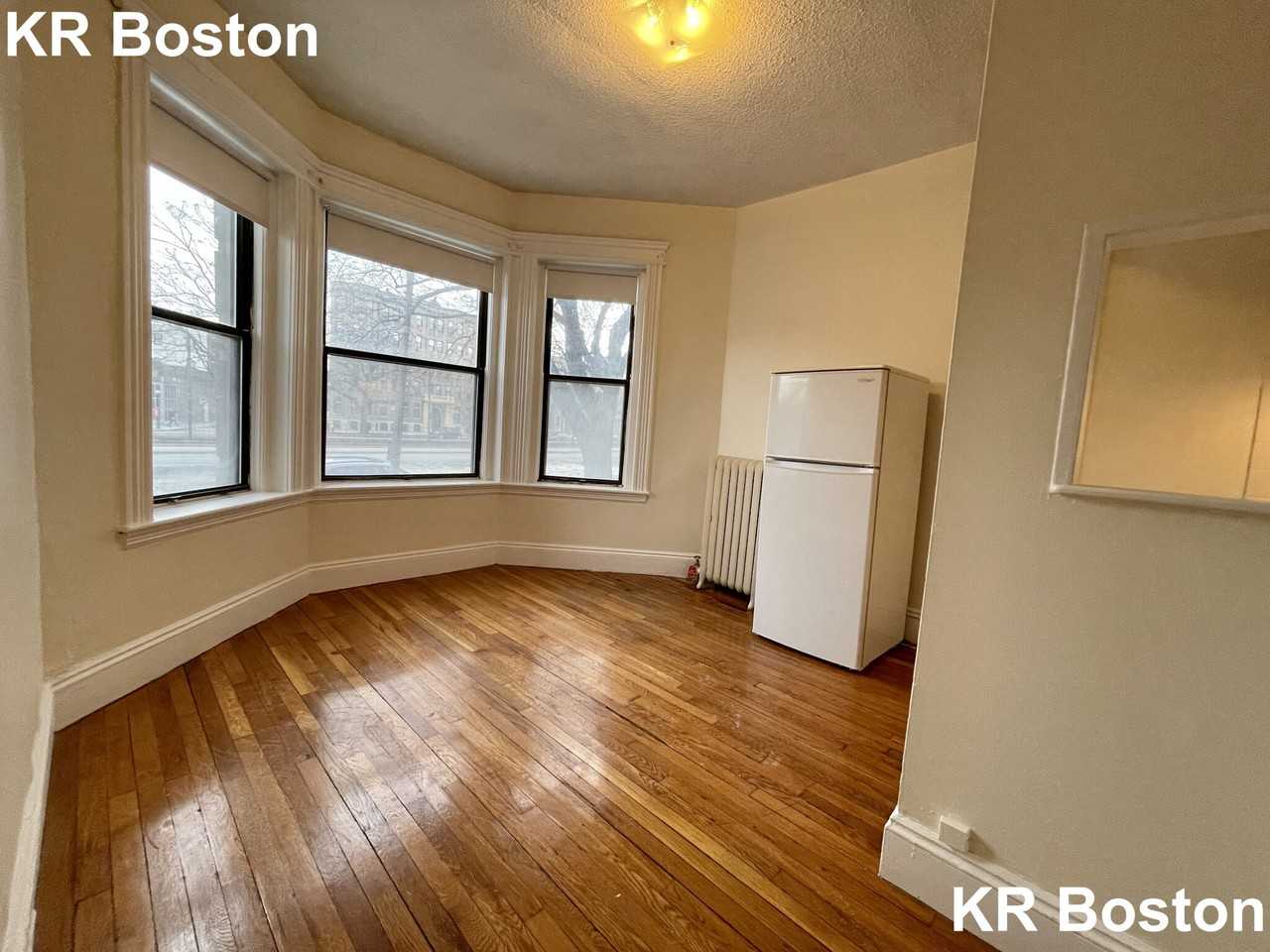 Commonwealth Ave #12A - Photo 5 of 12