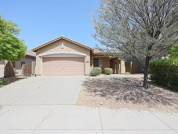 2470 W Warren Dr - Photo 2 of 23