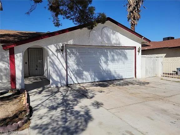 4412 Aladdin Ln - Photo 2 of 10