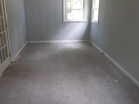 8 Bay View Ave - Photo 3 of 7