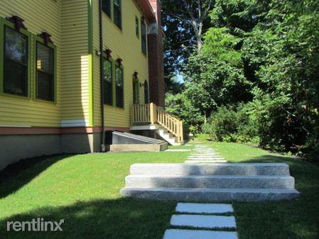 929 Beacon St - Photo 3 of 8
