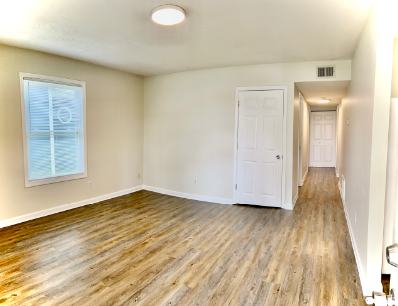 214 E Broadway Ave - Photo 2 of 10