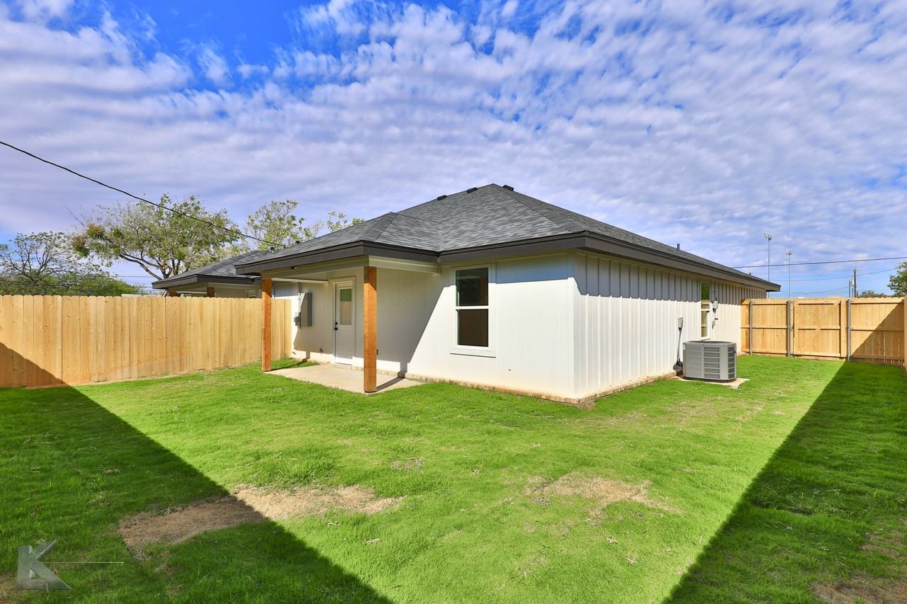 2323 S 18th St #2323 - Photo 2 of 14