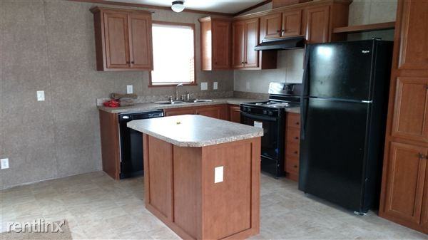 1789 Cranberry Ct - Photo 3 of 9