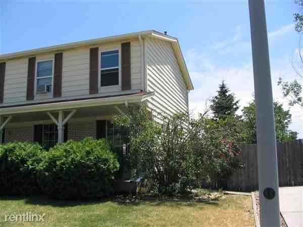 2582 Ridge Dr - Photo 2 of 6