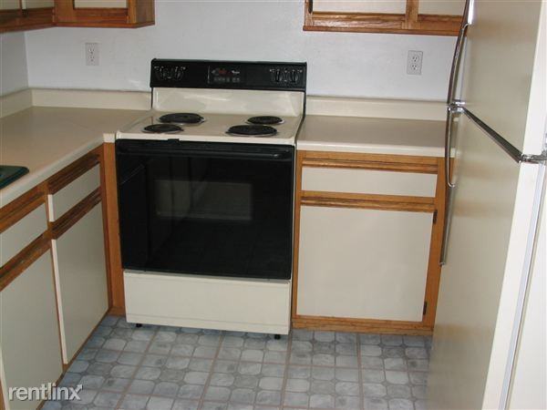 2582 Ridge Dr - Photo 3 of 6