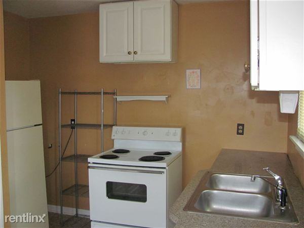 420 Thornette St - Photo 3 of 9