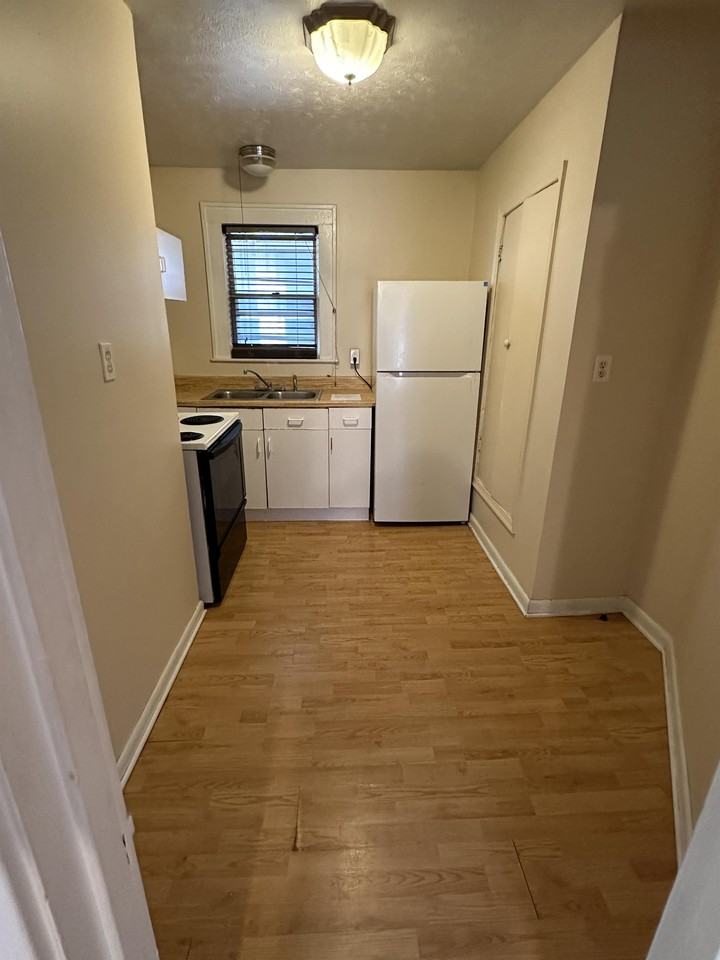 835 12th Ave #3 - Photo 3 of 7