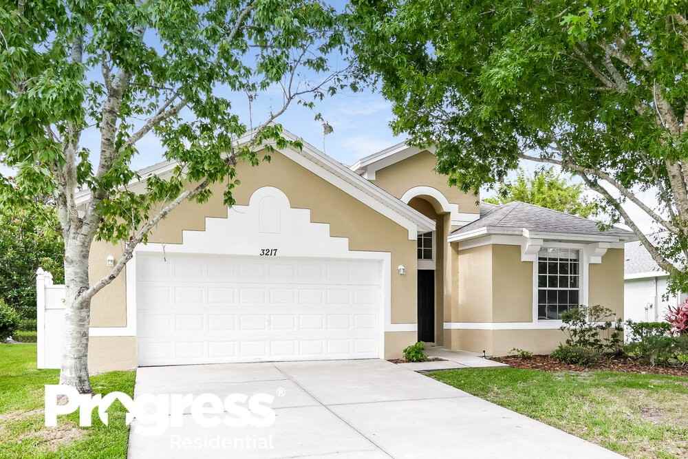 3217 Stonehurst Cir - Photo 3 of 16