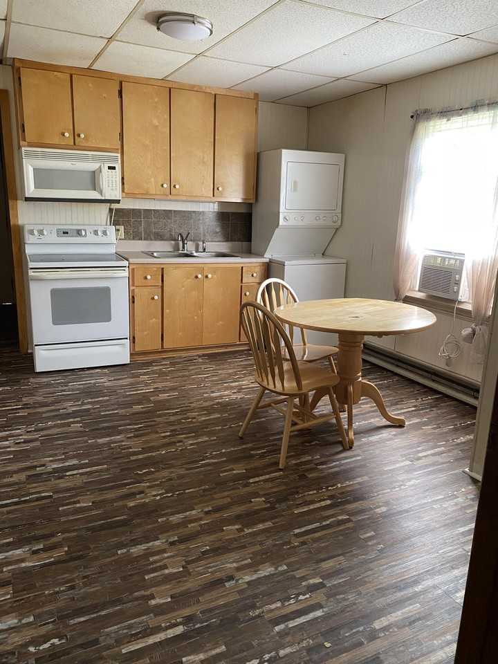 1627 B Avenue Southeast #2 - Photo 5 of 12