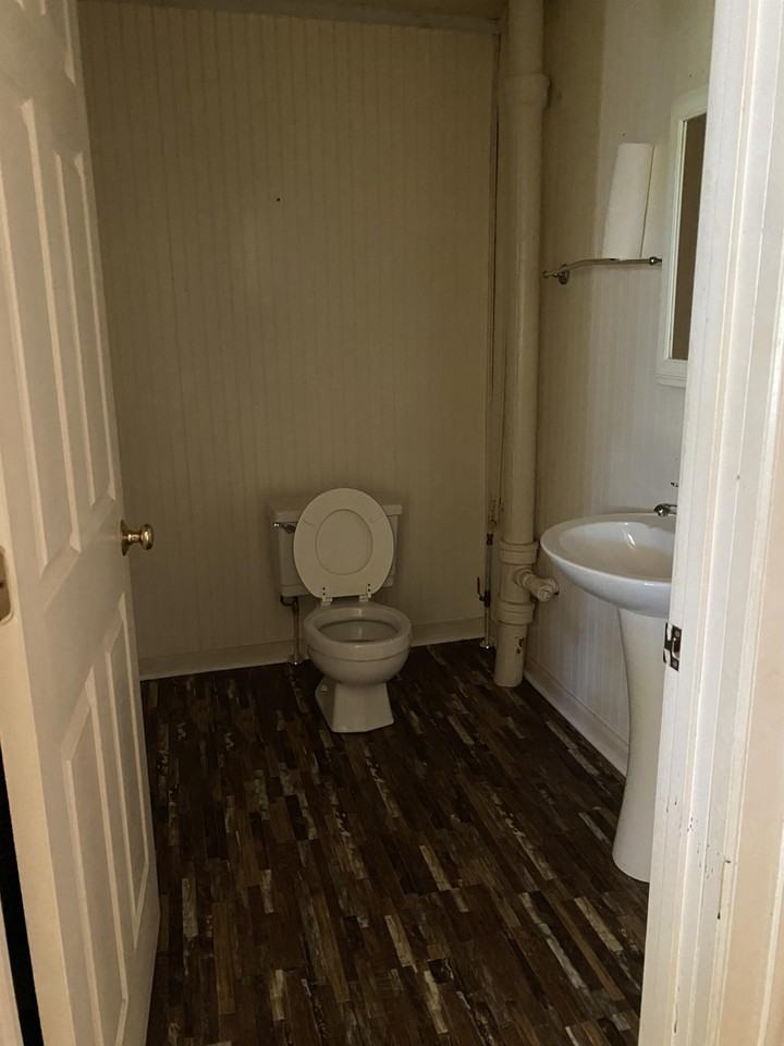 1627 B Avenue Southeast #2 - Photo 7 of 12