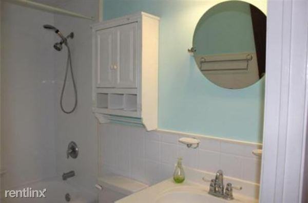 Presidential Arms Condominium - Photo 3 of 12