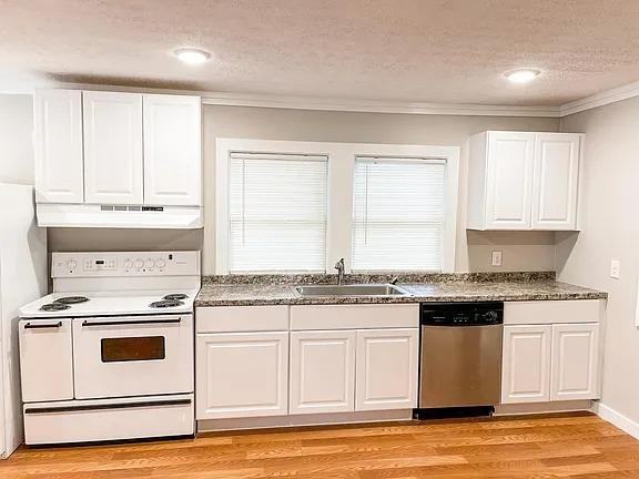59 Saint Johns Ave - Photo 3 of 11