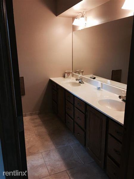 8879 Sarah Ln - Photo 3 of 6