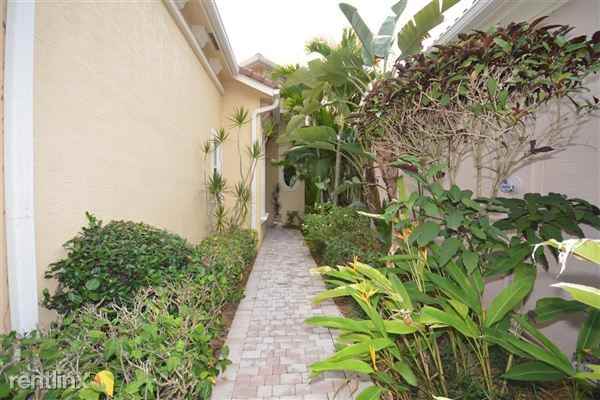 104 Andalusia Way - Photo 3 of 8