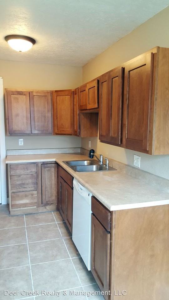 1107-1111 26th St - Photo 2 of 5