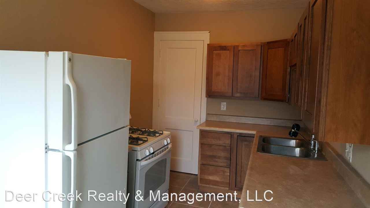 1107-1111 26th St - Photo 3 of 5