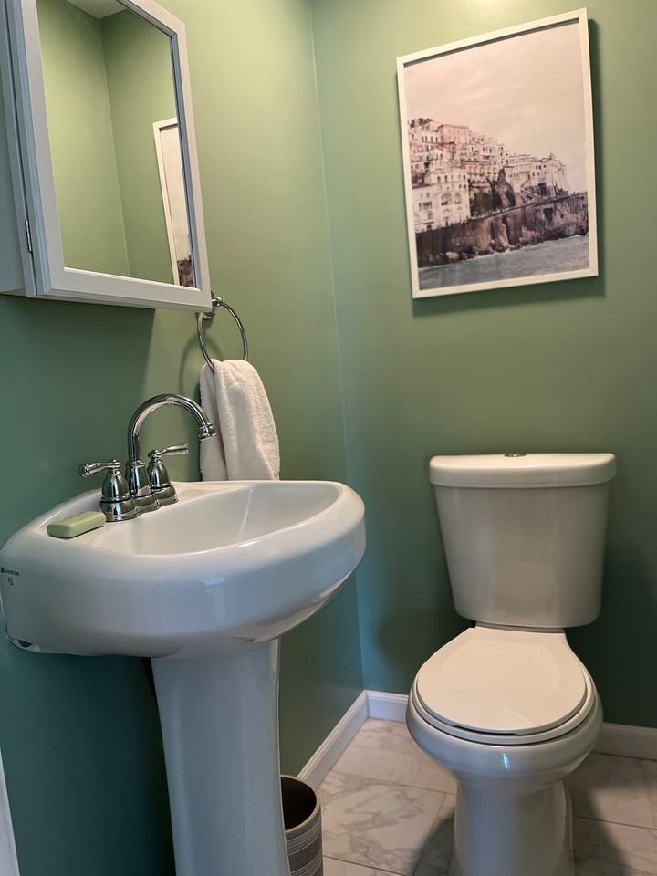 83 Granby St #NA - Photo 2 of 14