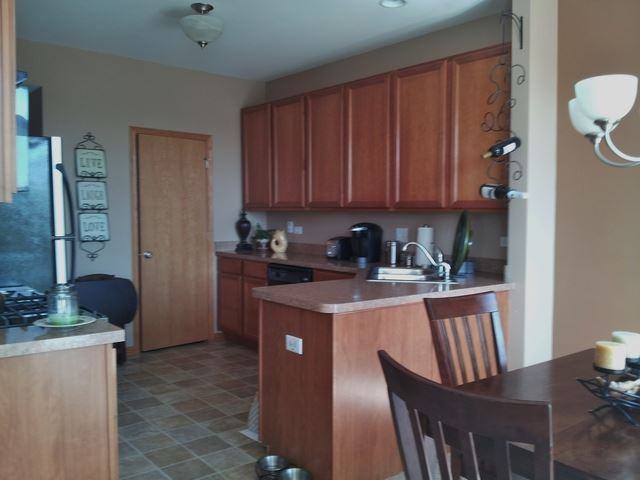 15249 Kenmare Cir - Photo 3 of 6