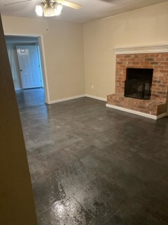155 Thomas Dr - Photo 2 of 14