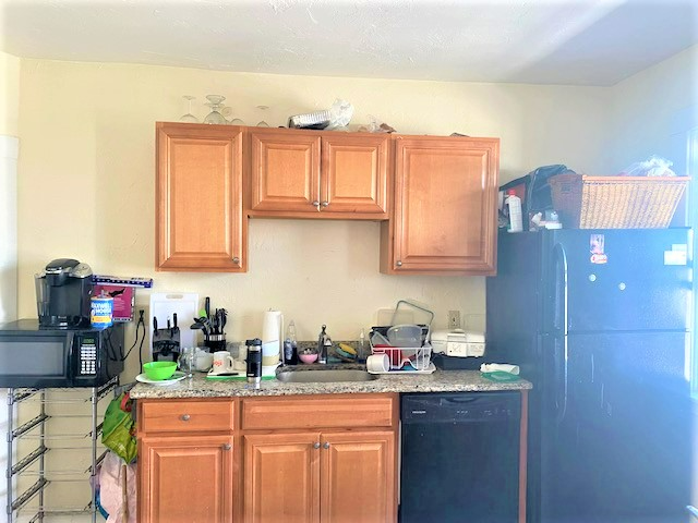 1 Ridgewood St - Photo 2 of 17