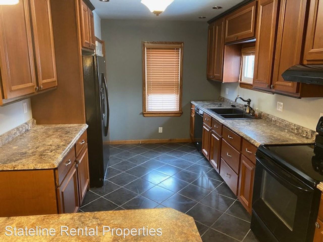 217 Pearl Ave - Photo 2 of 9