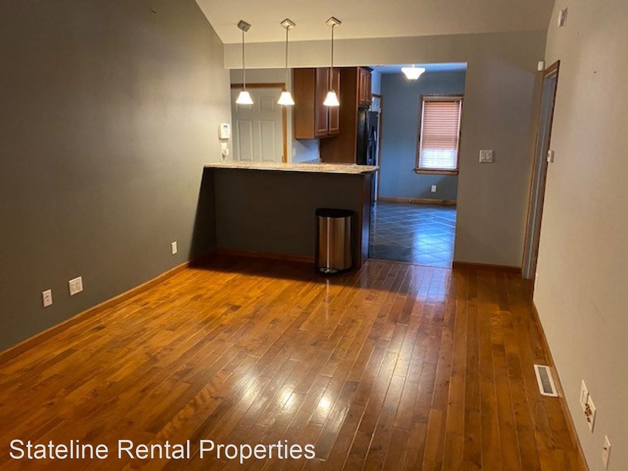 217 Pearl Ave - Photo 3 of 9