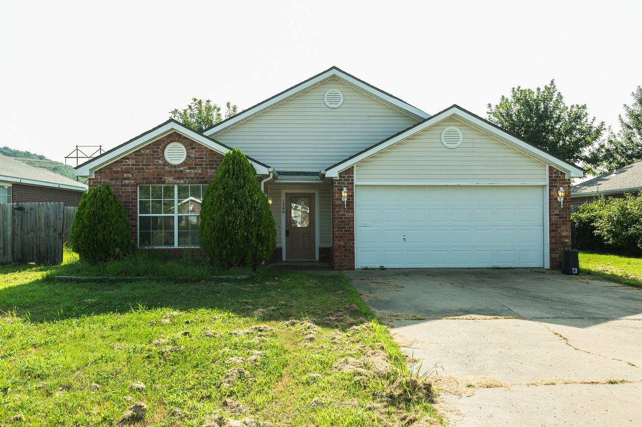 1348 S Jasmine Ln - Photo 2 of 18