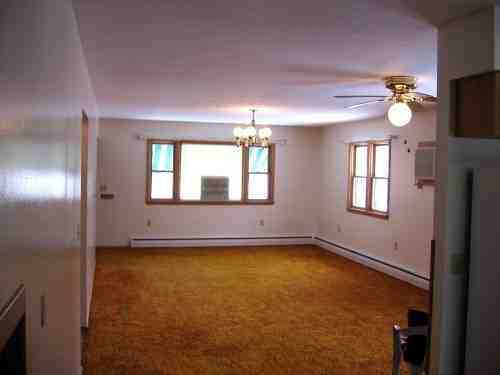 1305 N Main St - Photo 2 of 10