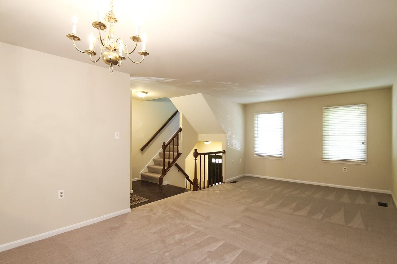 12724 Inverness Way - Photo 3 of 26