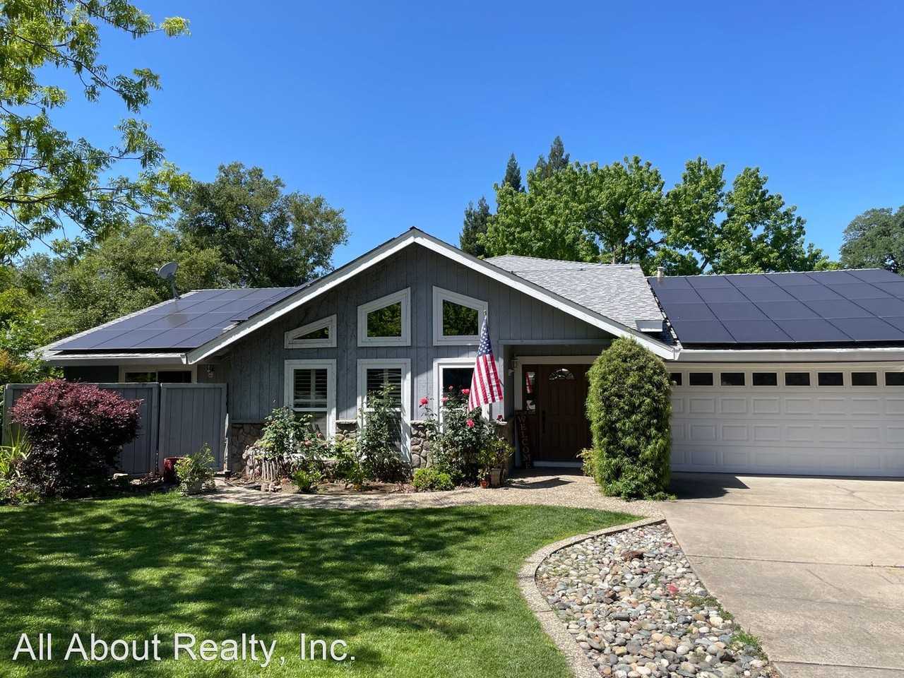 8600 Vane Ct - Photo 2 of 39