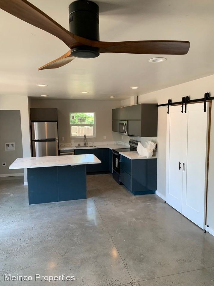 1338 Greenhills Rd - Photo 3 of 10