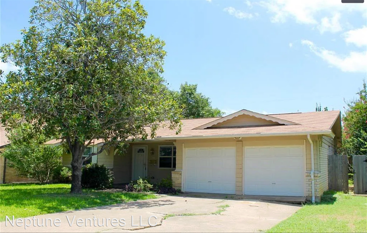 714 Hughes Dr - Photo 2 of 10