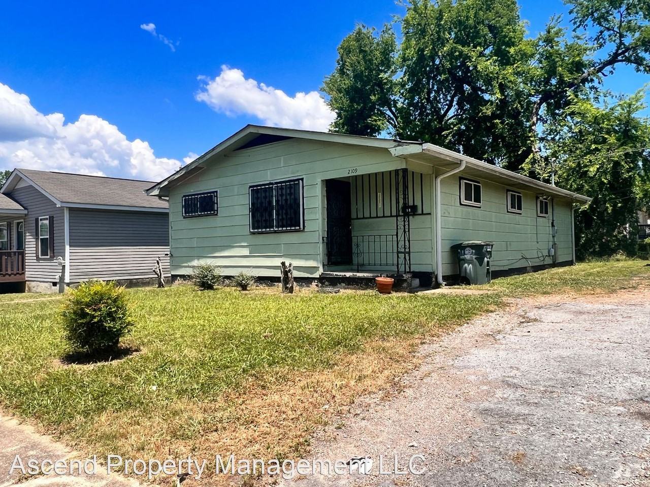 2109 Walker St, Chattanooga, TN 37404 4 Bedroom House for 1,360/month