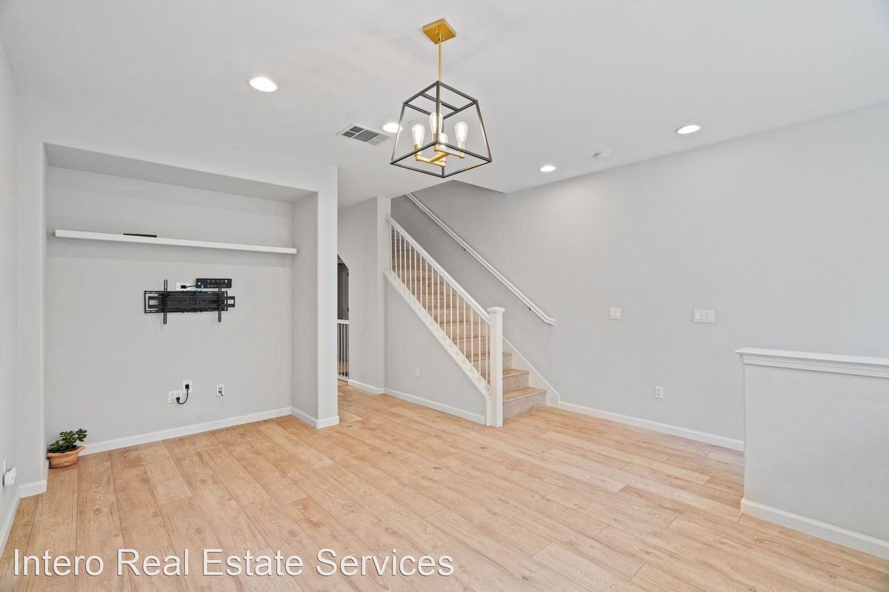835 Transill Cir - Photo 2 of 17