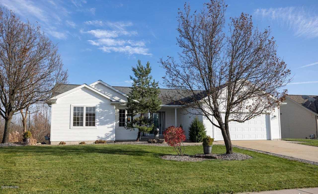 7058 Shady Knoll Dr Se - Photo 2 of 25