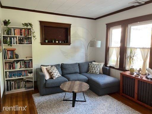 52 Lowell St - Photo 2 of 18
