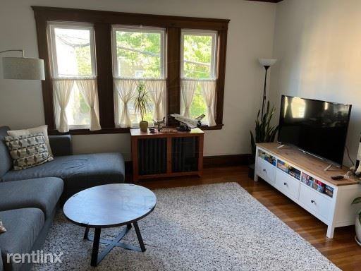 52 Lowell St - Photo 3 of 18