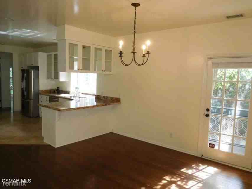 818 N Beverly Glen Blvd - Photo 2 of 10